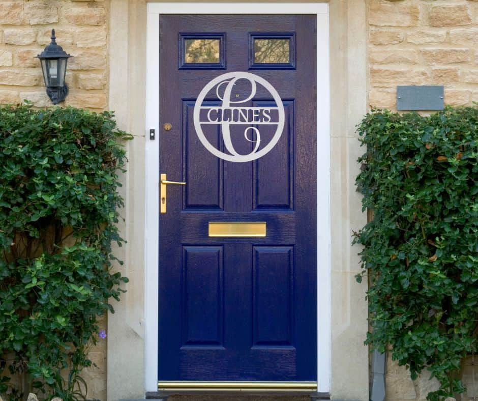 Round Monogram door hanger with letter and family name